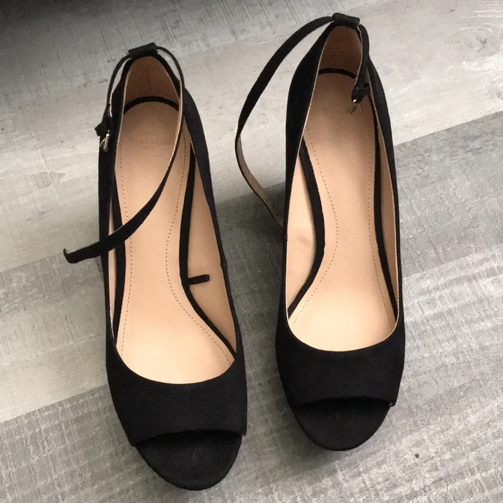 Zara Trafaluc Faux Suede Platform Wedges 39/US 8